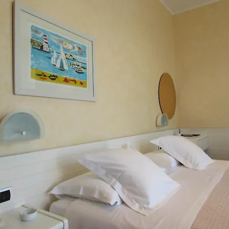 Le Petit Du Bed & Breakfast 4*