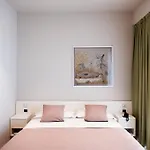 住宿加早餐酒店 Le Petit Du 西尔米奥奈