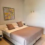 Le Petit Du 4*