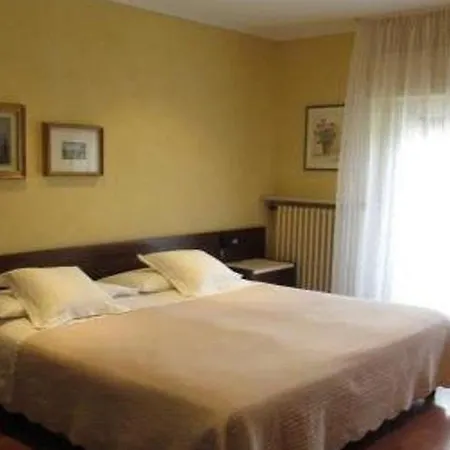 Le Petit Du Lac 3* Sirmione