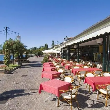Bed & Breakfast Le Petit Du Lac 4*
