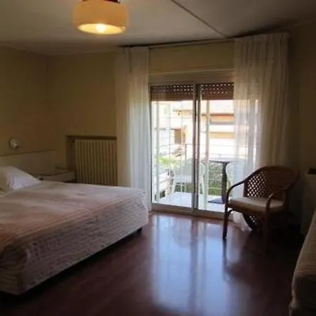 Le Petit Du Lac Bed & Breakfast 3*