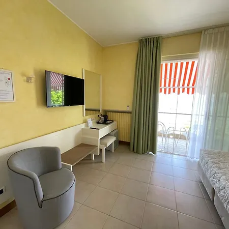 Le Petit Du Lac Bed & Breakfast 3*