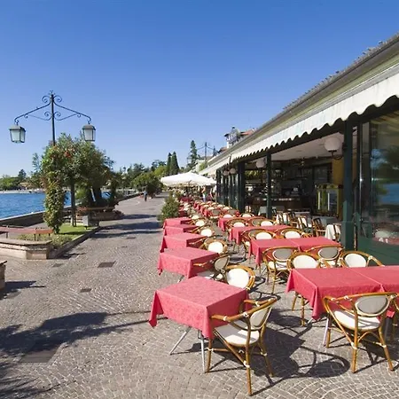 Le Petit Du Lac Bed & Breakfast Sirmione