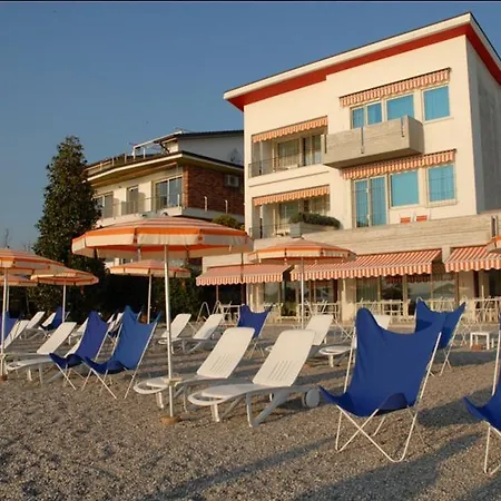 Le Petit Du Lac Bed & Breakfast