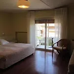 Le Petit Du Lac Bed & Breakfast 4*